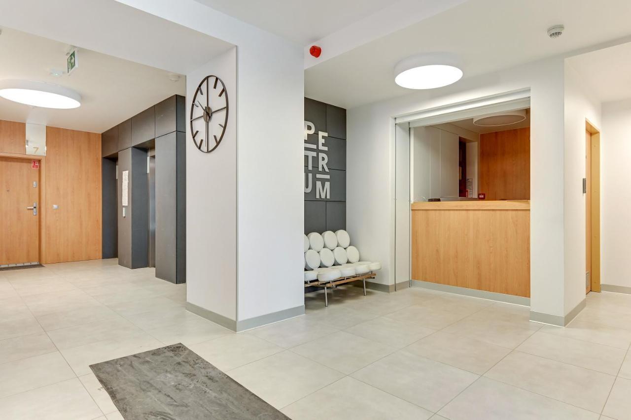 Apartament Nadmorskie Spektrum & Parking Gdansk Bagian luar foto
