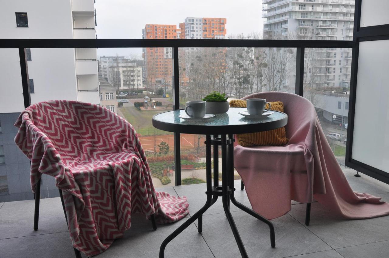 Apartament Nadmorskie Spektrum & Parking Gdansk Bagian luar foto